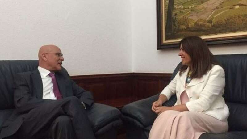 Imagen de archivo de un encuentro anterior entre el Diputado del Común y Carmen Hernández/TA.