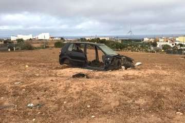 El PSOE pide una batida urgente para acabar con los vehículos abandonados en Telde/TA.