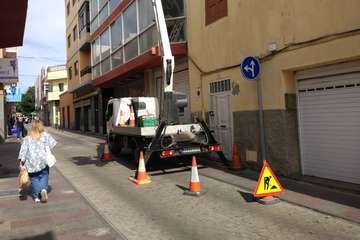 Telde comienza la instalación de las luces navideñas en sus calles/TA y Francisco Javier Santana.