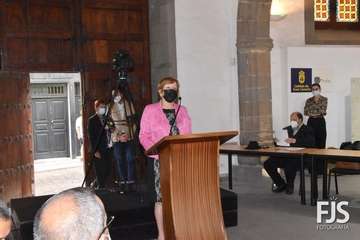 La exconcejala Gregoria González alza su voz en el Pleno de Telde contra el feminicidio/Francisco Javier Santana.