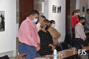 La exconcejala Gregoria González alza su voz en el Pleno de Telde contra el feminicidio/Francisco Javier Santana.