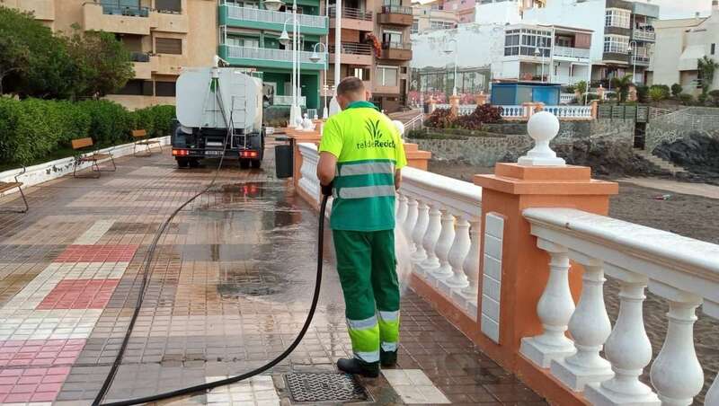 Imagen de archivo de un operario de Limpieza / TA