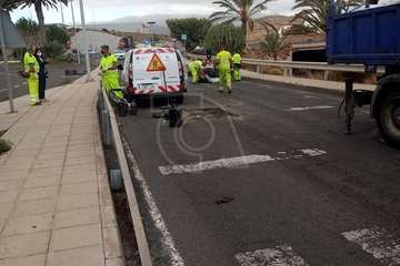 Telde suple la inacción de Obras Públicas del Cabildo y acondiciona los accesos al vial costero por Salinetas/TA.
