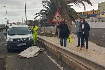 Telde suple la inacción de Obras Públicas del Cabildo y acondiciona los accesos al vial costero por Salinetas/TA.