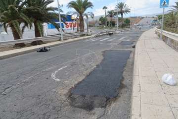Telde suple la inacción de Obras Públicas del Cabildo y acondiciona los accesos al vial costero por Salinetas/TA.