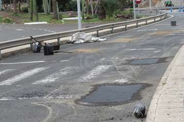 Telde suple la inacción de Obras Públicas del Cabildo y acondiciona los accesos al vial costero por Salinetas/TA.
