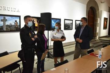 La policía Cristina Quevedo y la periodista Rebeca Paniagua, 