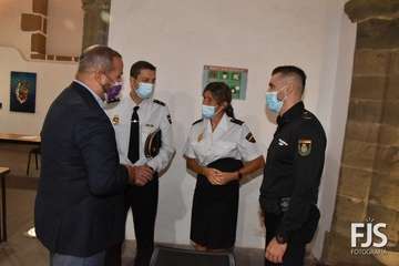 La policía Cristina Quevedo y la periodista Rebeca Paniagua, 