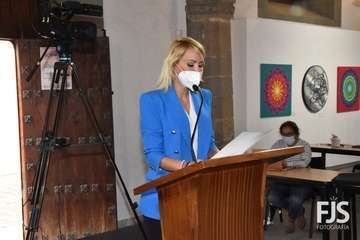 La policía Cristina Quevedo y la periodista Rebeca Paniagua, 