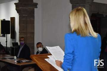 La policía Cristina Quevedo y la periodista Rebeca Paniagua, 