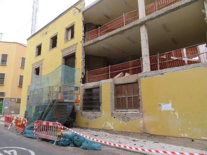 Obras de reforma del edificio que albergará en San Juan las nuevas oficinas de Servicio Canario de Empleo en Telde/TA.