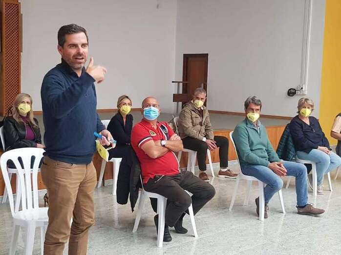 Lucas Bravo de Laguna, en una reunión de su partido/TA.