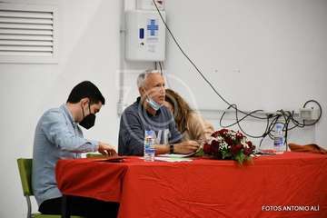 Asamblea local del PSOE de Telde, este miércoles en el terrero de lucha de Lomo Cementerio/Antonio Alí.