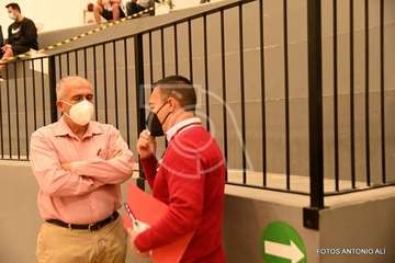 Asamblea local del PSOE de Telde, este miércoles en el terrero de lucha de Lomo Cementerio/Antonio Alí.