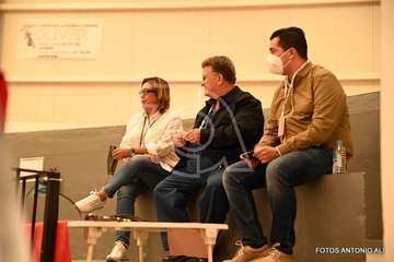 Asamblea local del PSOE de Telde, este miércoles en el terrero de lucha de Lomo Cementerio/Antonio Alí.