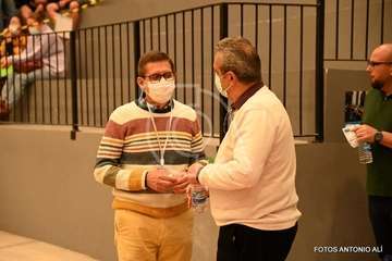 Asamblea local del PSOE de Telde, este miércoles en el terrero de lucha de Lomo Cementerio/Antonio Alí.