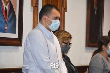 Lectura del manifiesto por Carla Demetrio en el Pleno de Telde de este martes/TA.