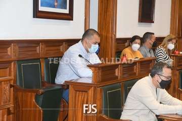 El Pleno de Telde reitera su rechazo a la lacra machista con la voz de la trabajadora social Marta Morales/Francisco Javier Santana.