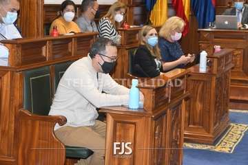 El Pleno de Telde reitera su rechazo a la lacra machista con la voz de la trabajadora social Marta Morales/Francisco Javier Santana.