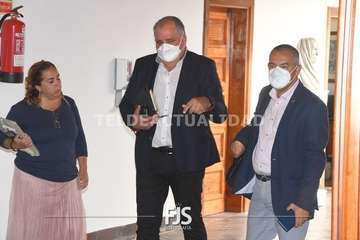 El Pleno de Telde reitera su rechazo a la lacra machista con la voz de la trabajadora social Marta Morales/Francisco Javier Santana.