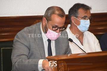 El Pleno de Telde reitera su rechazo a la lacra machista con la voz de la trabajadora social Marta Morales/Francisco Javier Santana.