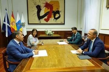 Reunión del grupo de las cuatro grandes ciudades canarias/TA.