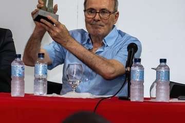 El PSOE rinde homenaje al exconcejal José Alcaraz/TA.