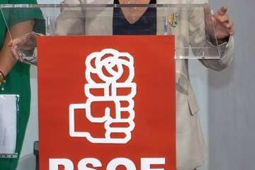 El PSOE rinde homenaje al exconcejal José Alcaraz/TA.