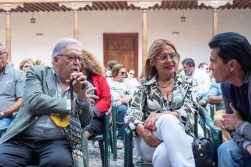 Unidos por Gran Canaria de Telde agasajó a los asistentes con un brindis al final del acto/TA y Acfi Press.