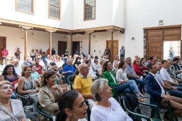 Unidos por Gran Canaria de Telde agasajó a los asistentes con un brindis al final del acto/TA y Acfi Press.