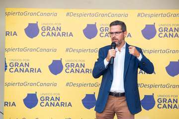 Unidos por Gran Canaria de Telde agasajó a los asistentes con un brindis al final del acto/TA y Acfi Press.