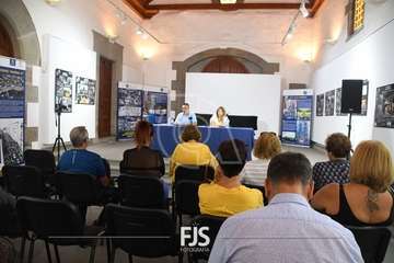 Rueda de prensa de los concejales Agustín Déniz y Soledad Hernández/Francisco Javier Santana.