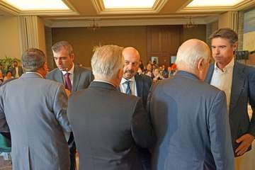 El PP de Telde arropa a su presidente regional en el encuentro SER Canarias/TA y Acfi Press.