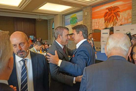 El PP de Telde arropa a su presidente regional en el encuentro SER Canarias/TA y Acfi Press.