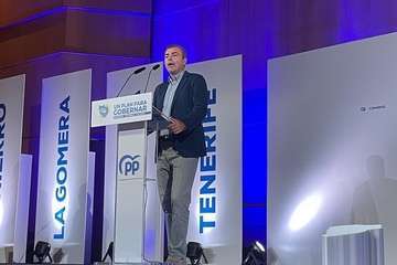  Ciuca de Telde 'aplaude' a Feijóo en la convención del PP/TA.