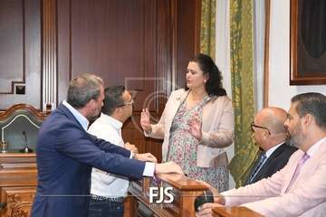 Pleno extraordinario para tomar conocimiento de la dimisión del edil Agustín Déniz/Francisco Javier Santana.