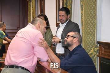 Pleno extraordinario para tomar conocimiento de la dimisión del edil Agustín Déniz/Francisco Javier Santana.