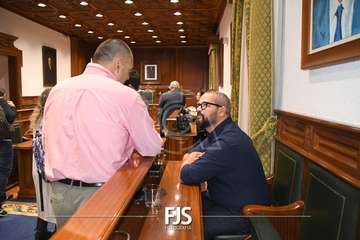 Pleno extraordinario para tomar conocimiento de la dimisión del edil Agustín Déniz/Francisco Javier Santana.