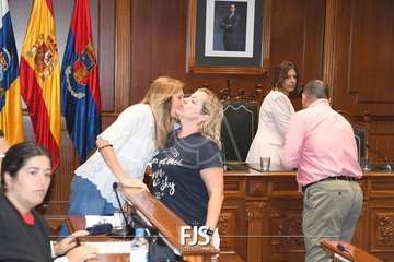 Pleno extraordinario para tomar conocimiento de la dimisión del edil Agustín Déniz/Francisco Javier Santana.