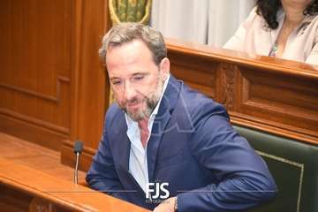 Pleno extraordinario para tomar conocimiento de la dimisión del edil Agustín Déniz/Francisco Javier Santana.