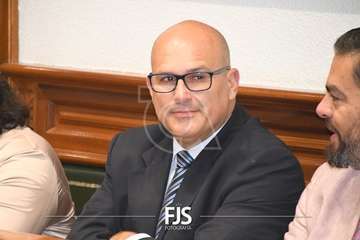 Pleno extraordinario para tomar conocimiento de la dimisión del edil Agustín Déniz/Francisco Javier Santana.