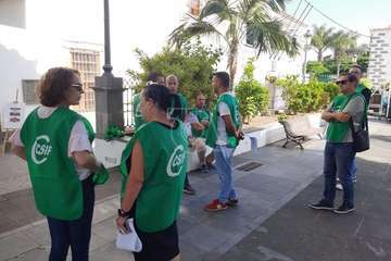 Representantes sindicales de CSIF se concentraron ante las puertas del Ayuntamiento para exigir a Función Pública el nombramiento de un interventor/TA.