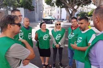 Representantes sindicales de CSIF se concentraron ante las puertas del Ayuntamiento para exigir a Función Pública el nombramiento de un interventor/TA.