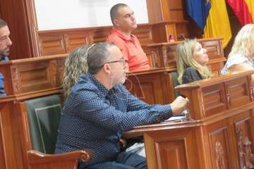 Pobre estampa de la oposición de Telde en el Pleno/Francisco Javier Santana y TA.