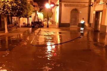 Servicios retira 4 toneladas de residuos del casco de Telde tras los eventos multitunarios/TA.