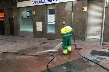 Servicios retira 4 toneladas de residuos del casco de Telde tras los eventos multitunarios/TA.