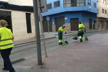 Servicios retira 4 toneladas de residuos del casco de Telde tras los eventos multitunarios/TA.