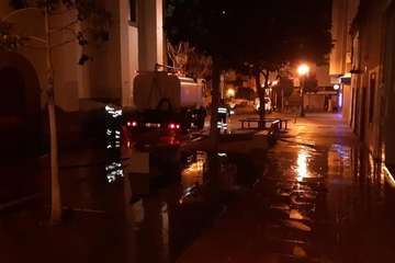 Servicios retira 4 toneladas de residuos del casco de Telde tras los eventos multitunarios/TA.