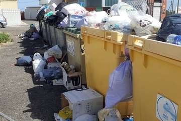  La libranza del personal de recogida provoca la acumulación de basura en puntos de Telde/TA.