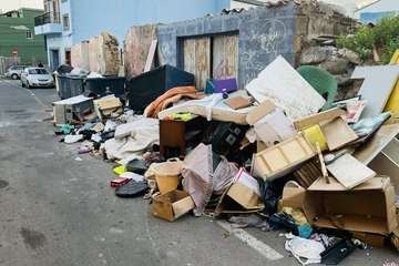  La libranza del personal de recogida provoca la acumulación de basura en puntos de Telde/TA.